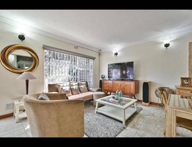 3 BEDROOM CLUSTER FOR SALE IN MULBARTON